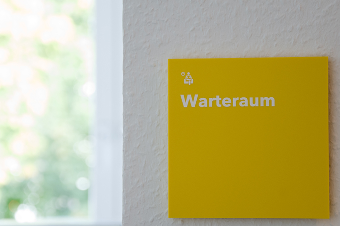 Raumbeschilderung für den Kinder- und Jugendarzt Dr. Argov